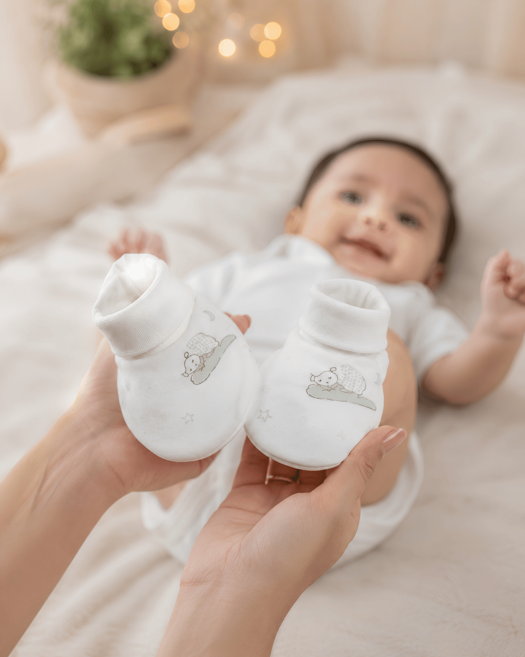 Dreamy Sheep Pattern White Sage Mittens & Booties Set.